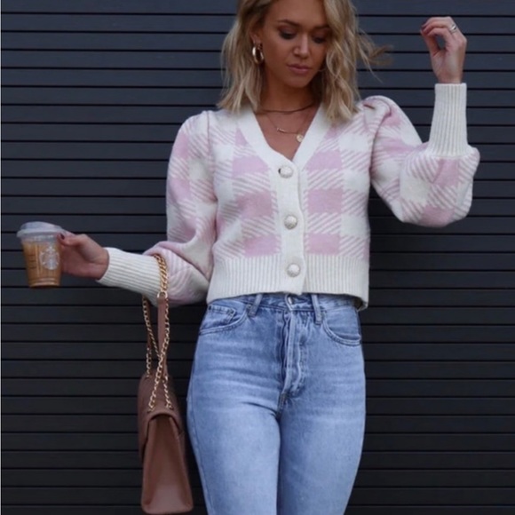 Gorgeous Pink sweater - Picture 3 of 13